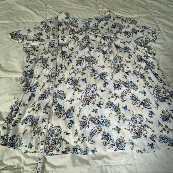 Skies Are Blue White Cream Flutter Sleeve Blouse - Picture 5 of 11